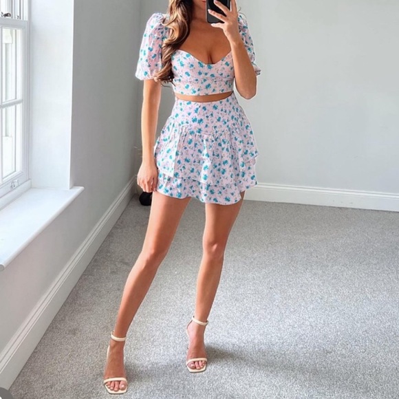 Coord SET floral crop & skirt set - Picture 5 of 13